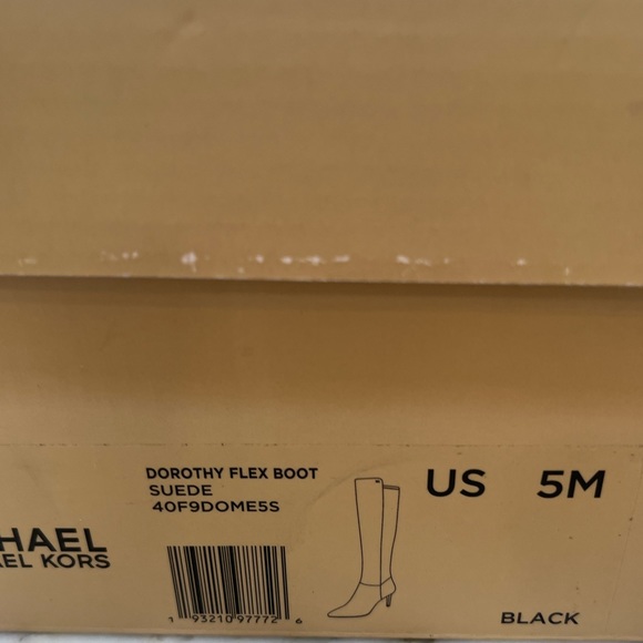 New MICHAEL KORS
Dorothy Flex Stretch Suede Black Boot Size 5 - Picture 16 of 16